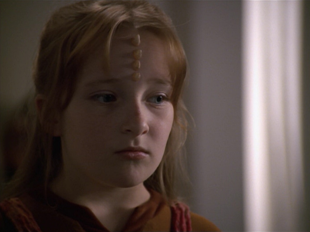 ariane179254_StarTrekVoyager_5x15_5x16_DarkFrontier_4223.jpg