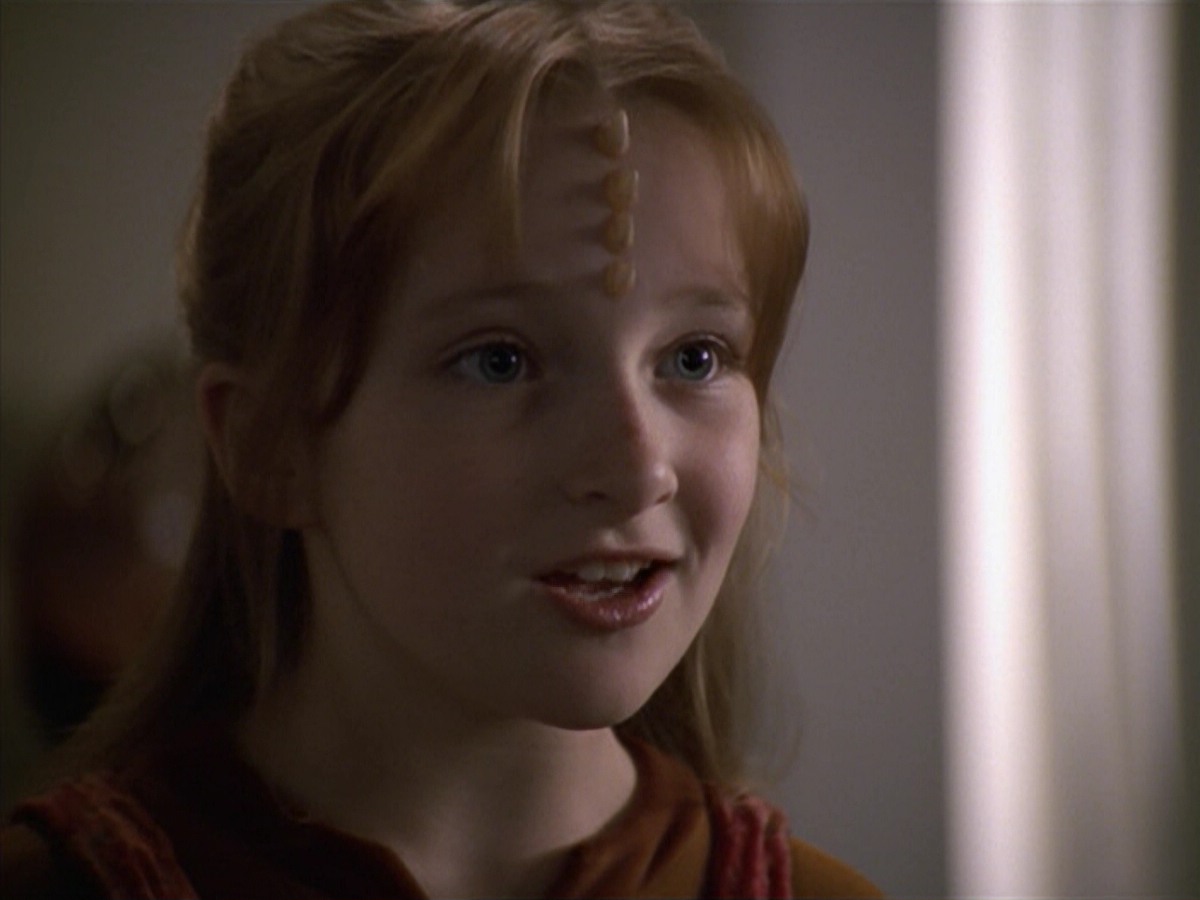 ariane179254_StarTrekVoyager_5x15_5x16_DarkFrontier_4228.jpg