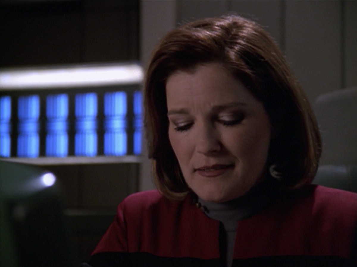 ariane179254_StarTrekVoyager_5x15_5x16_DarkFrontier_4237.jpg