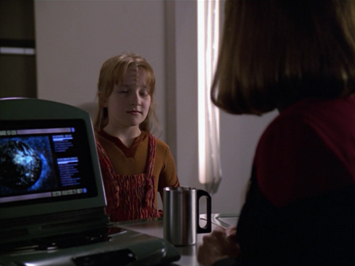 ariane179254_StarTrekVoyager_5x15_5x16_DarkFrontier_4246.jpg