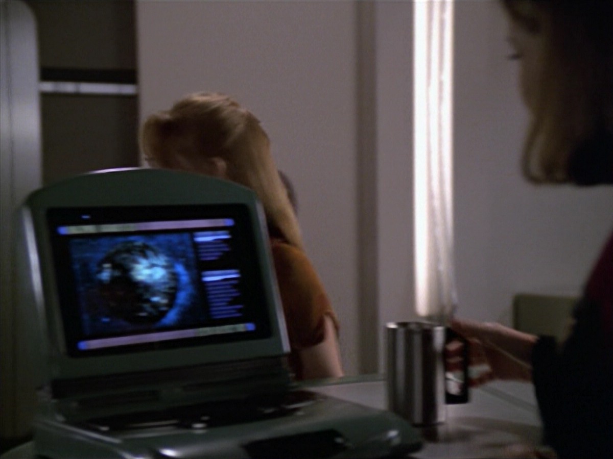 ariane179254_StarTrekVoyager_5x15_5x16_DarkFrontier_4248.jpg