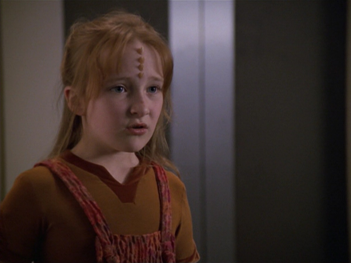ariane179254_StarTrekVoyager_5x15_5x16_DarkFrontier_4255.jpg