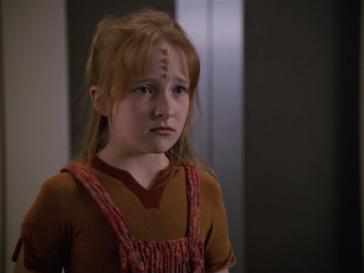 ariane179254_StarTrekVoyager_5x15_5x16_DarkFrontier_4257.jpg