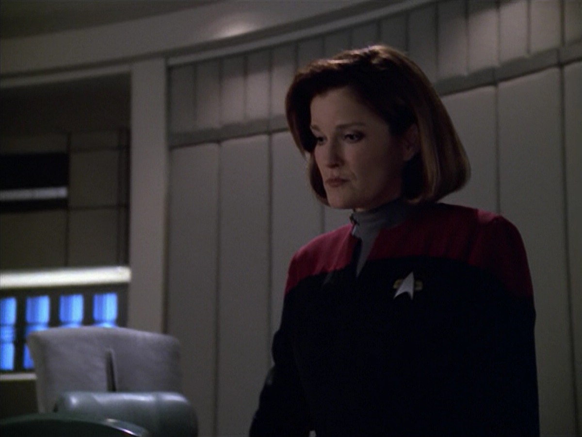 ariane179254_StarTrekVoyager_5x15_5x16_DarkFrontier_4264.jpg