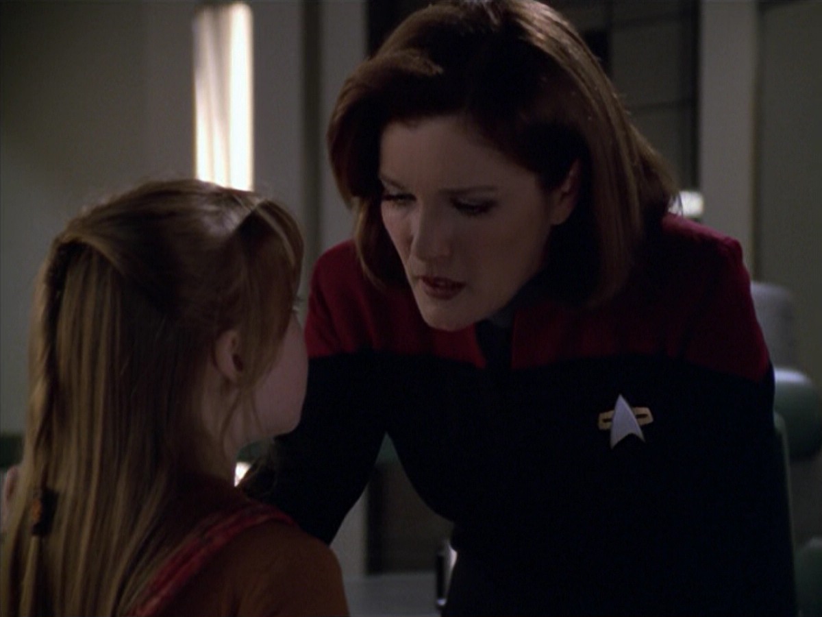 ariane179254_StarTrekVoyager_5x15_5x16_DarkFrontier_4281.jpg