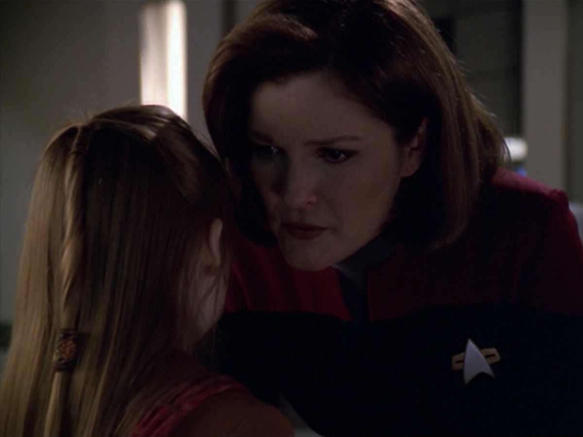 ariane179254_StarTrekVoyager_5x15_5x16_DarkFrontier_4285.jpg