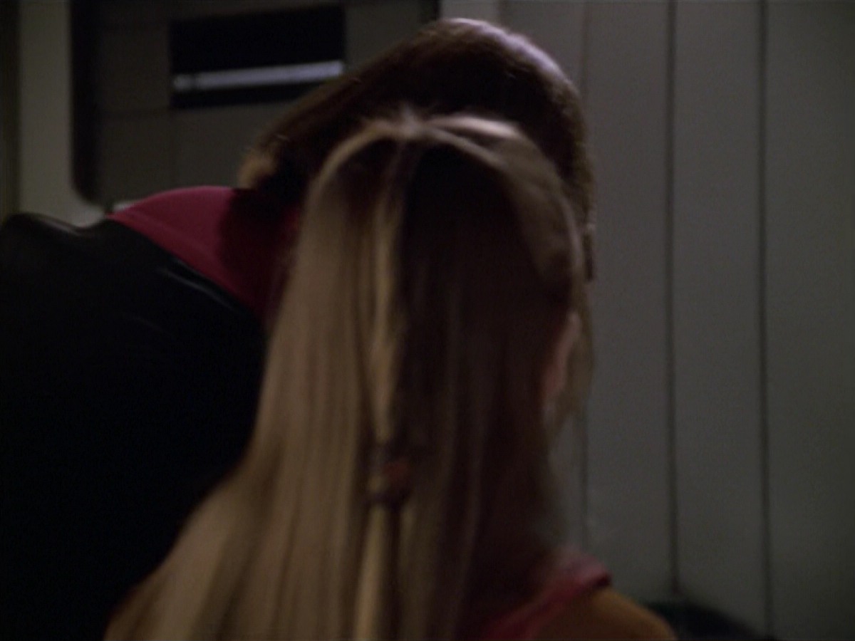 ariane179254_StarTrekVoyager_5x15_5x16_DarkFrontier_4292.jpg