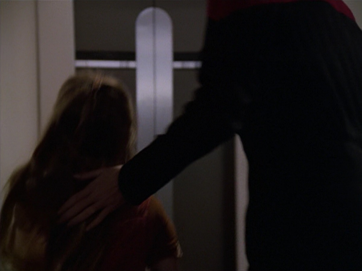 ariane179254_StarTrekVoyager_5x15_5x16_DarkFrontier_4323.jpg