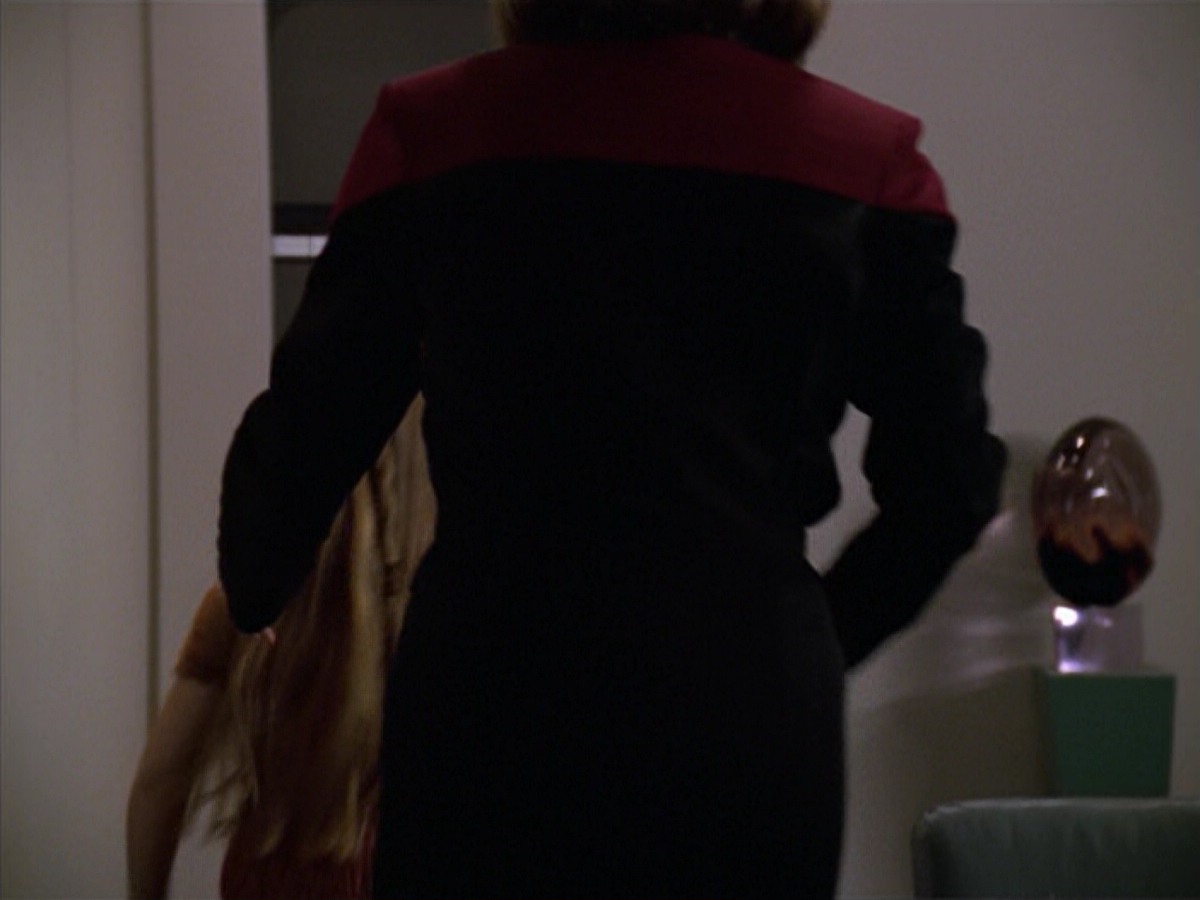ariane179254_StarTrekVoyager_5x15_5x16_DarkFrontier_4324.jpg