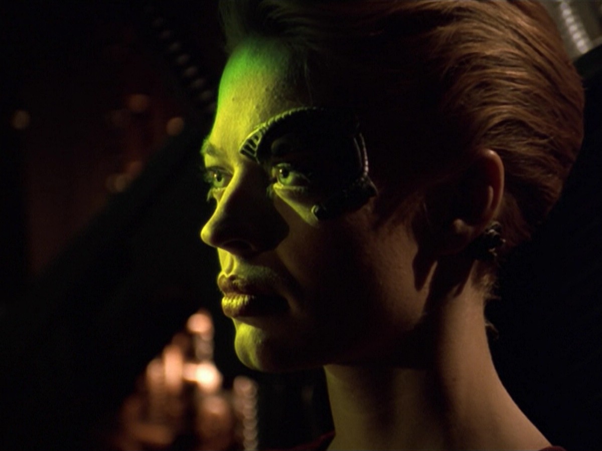 ariane179254_StarTrekVoyager_5x15_5x16_DarkFrontier_4338.jpg