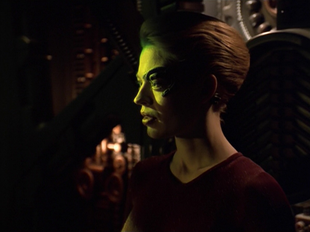 ariane179254_StarTrekVoyager_5x15_5x16_DarkFrontier_4344.jpg