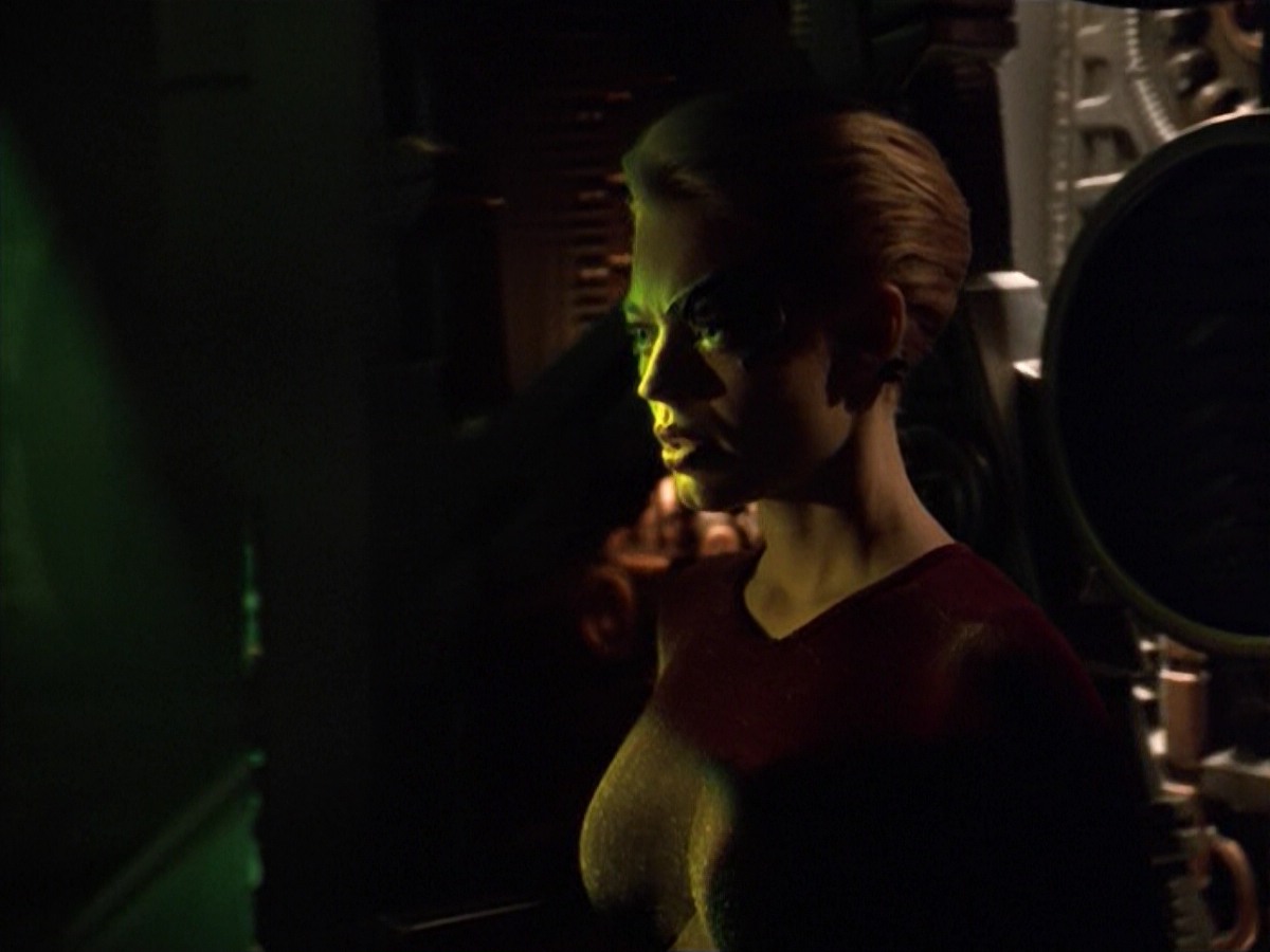 ariane179254_StarTrekVoyager_5x15_5x16_DarkFrontier_4347.jpg