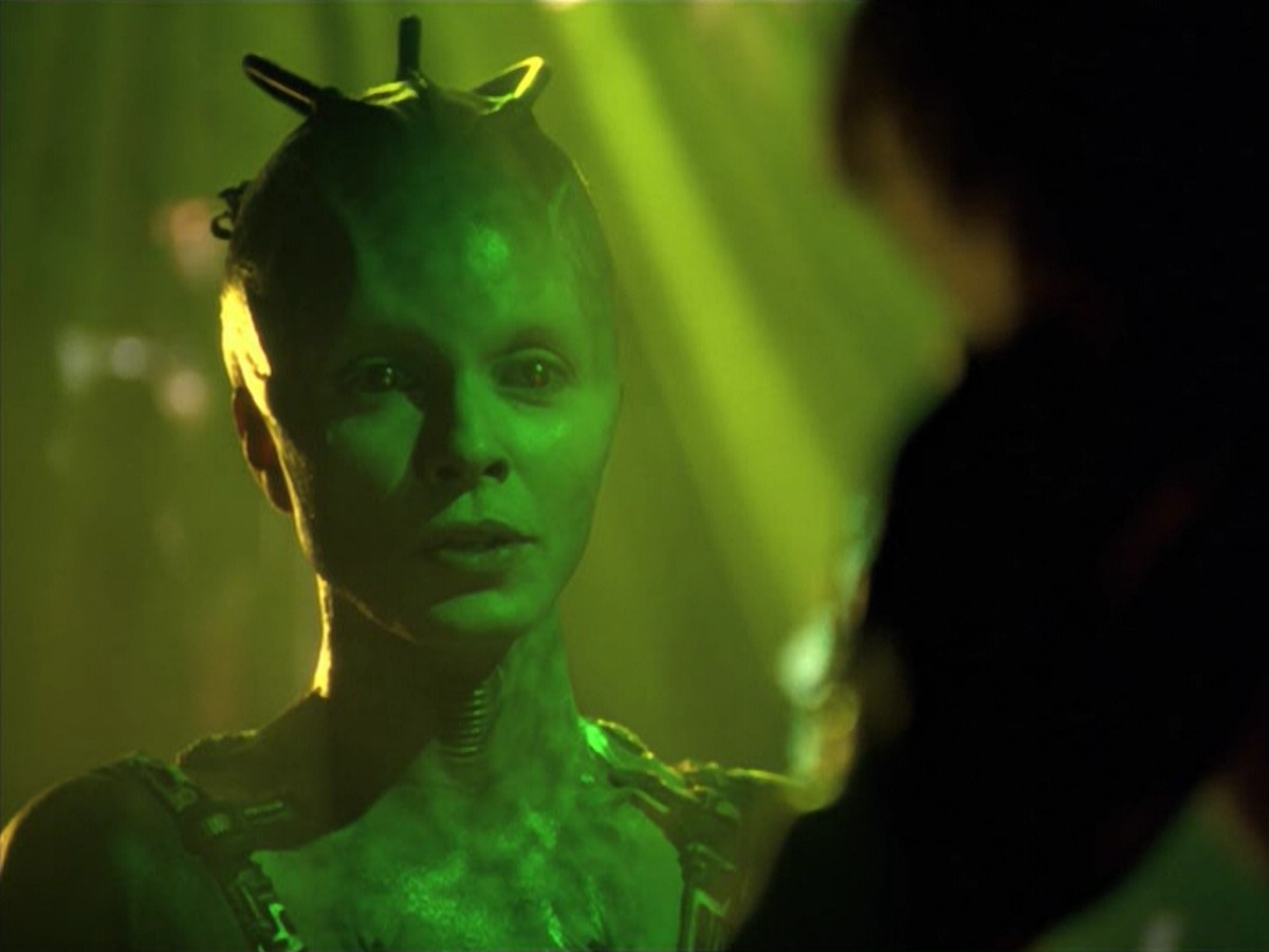 ariane179254_StarTrekVoyager_5x15_5x16_DarkFrontier_4363.jpg
