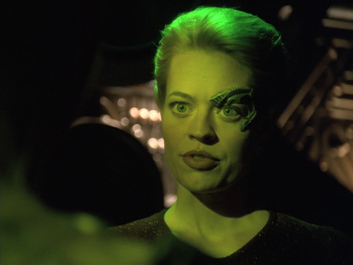 ariane179254_StarTrekVoyager_5x15_5x16_DarkFrontier_4376.jpg