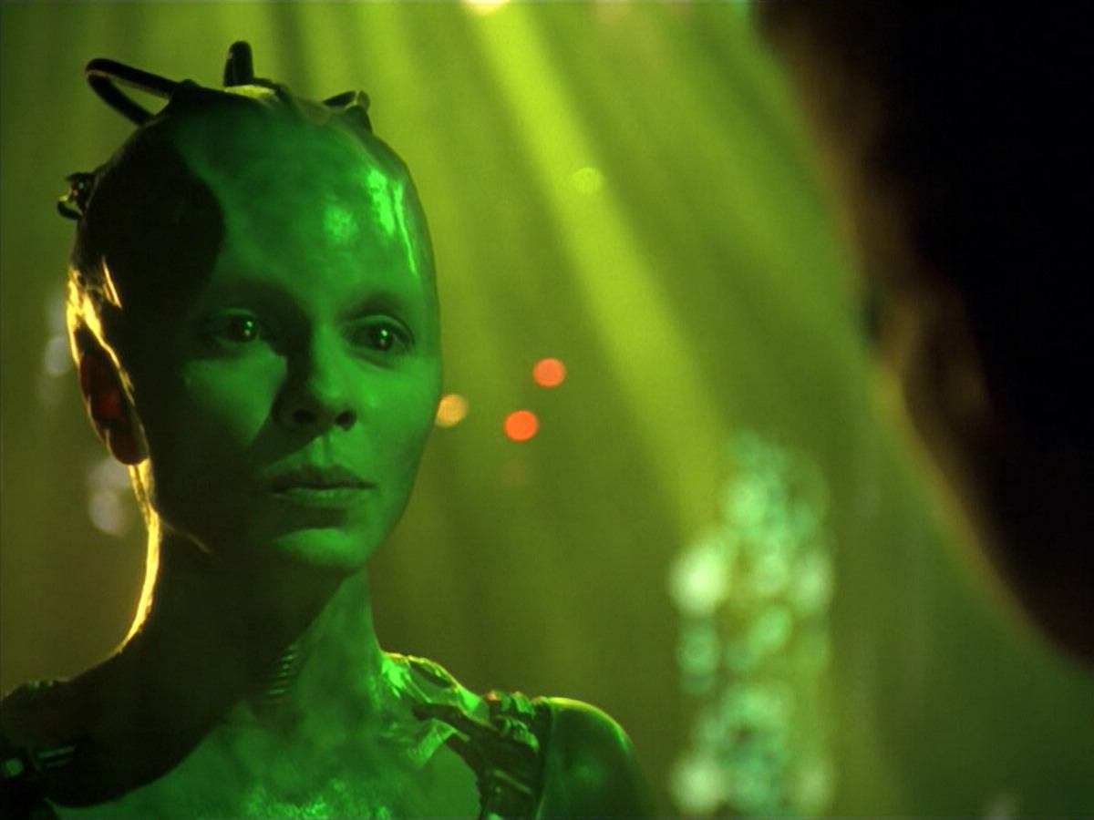 ariane179254_StarTrekVoyager_5x15_5x16_DarkFrontier_4381.jpg