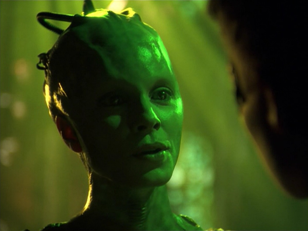 ariane179254_StarTrekVoyager_5x15_5x16_DarkFrontier_4386.jpg