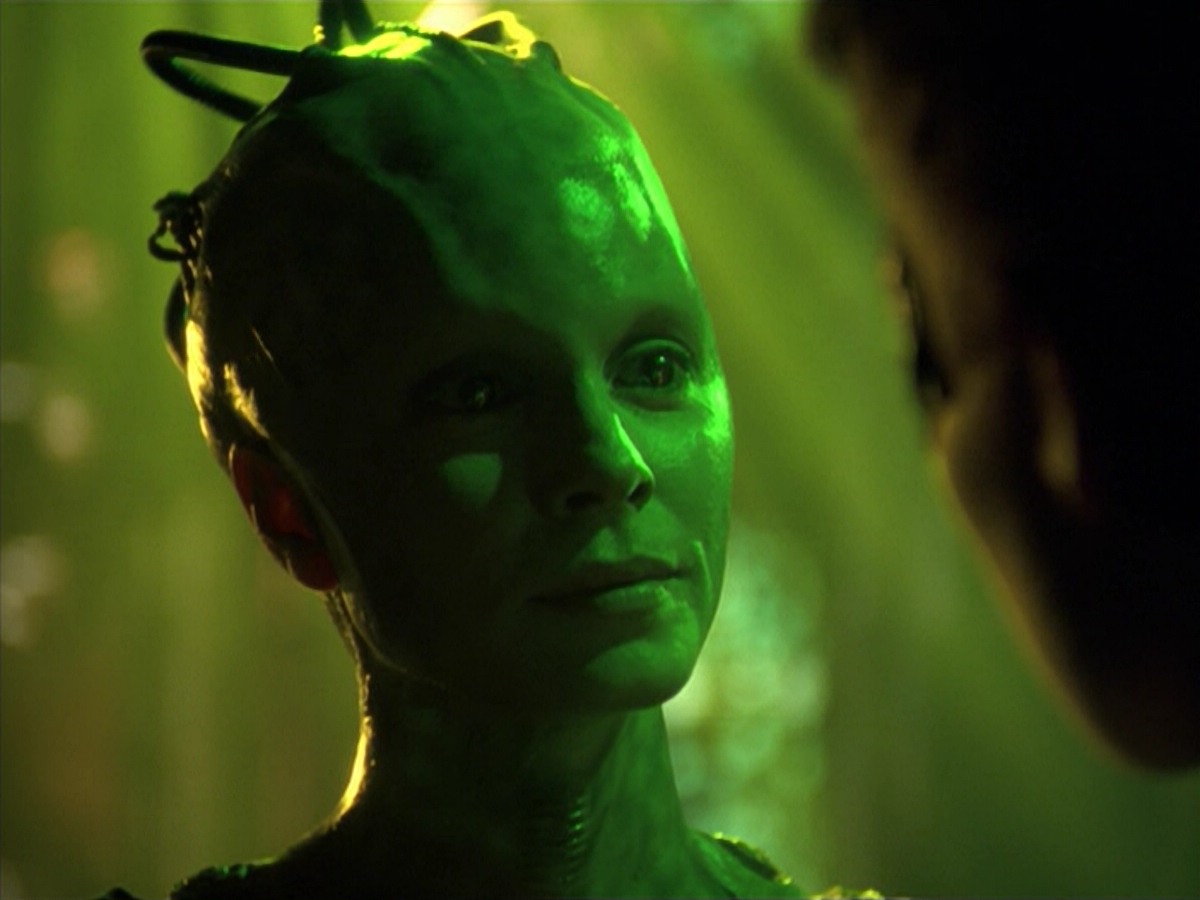 ariane179254_StarTrekVoyager_5x15_5x16_DarkFrontier_4387.jpg
