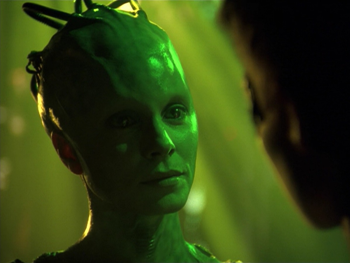 ariane179254_StarTrekVoyager_5x15_5x16_DarkFrontier_4409.jpg