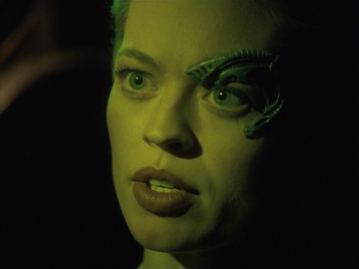 ariane179254_StarTrekVoyager_5x15_5x16_DarkFrontier_4469.jpg