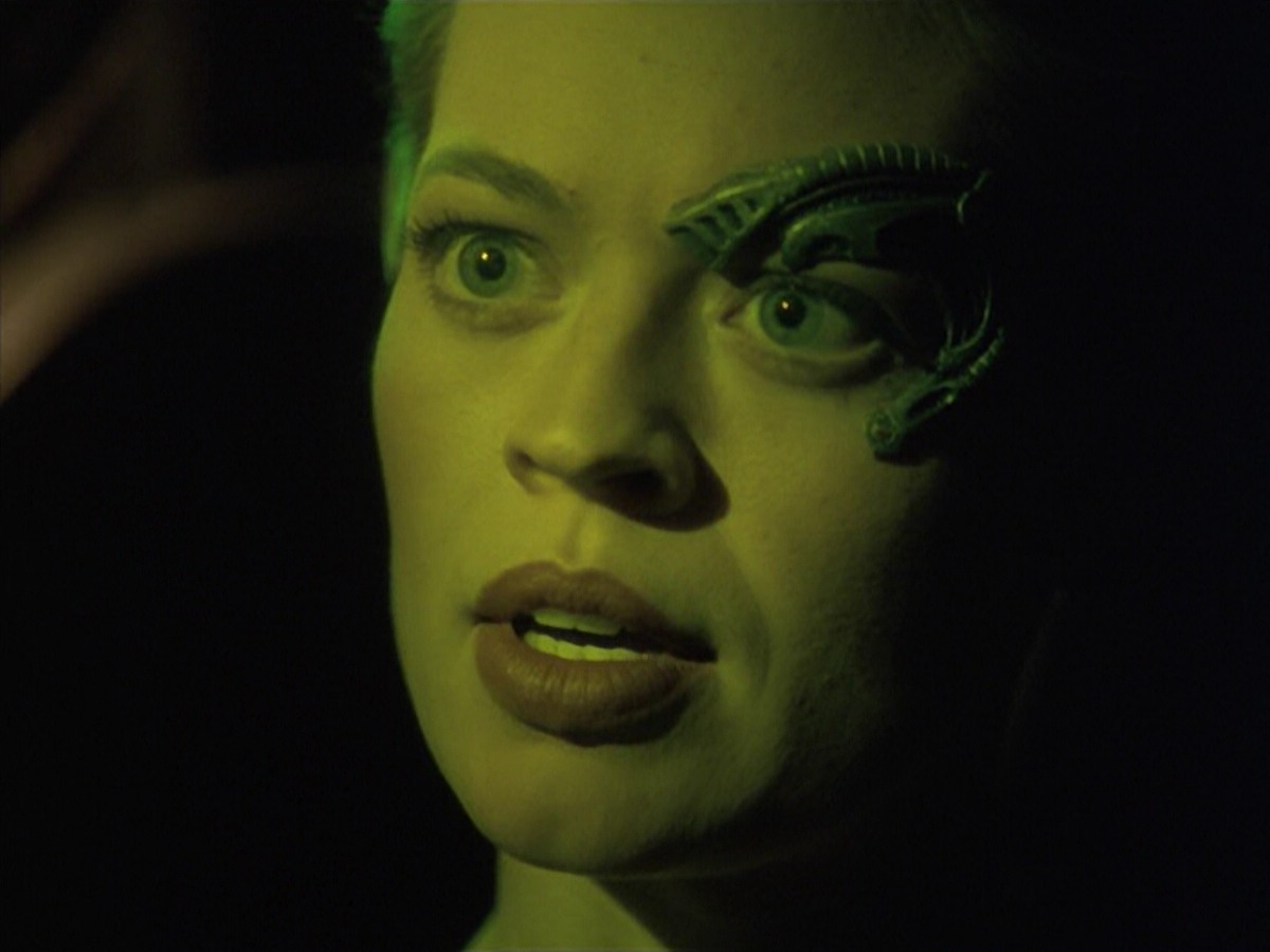 ariane179254_StarTrekVoyager_5x15_5x16_DarkFrontier_4473.jpg