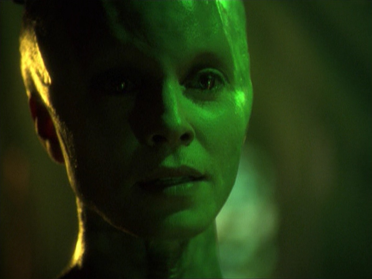 ariane179254_StarTrekVoyager_5x15_5x16_DarkFrontier_4482.jpg