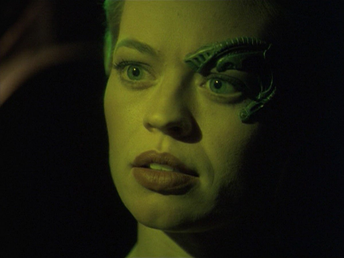 ariane179254_StarTrekVoyager_5x15_5x16_DarkFrontier_4491.jpg