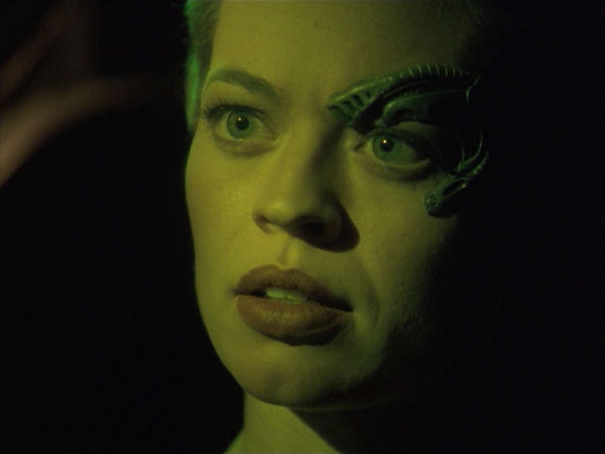 ariane179254_StarTrekVoyager_5x15_5x16_DarkFrontier_4492.jpg