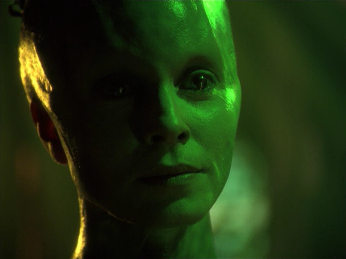ariane179254_StarTrekVoyager_5x15_5x16_DarkFrontier_4498.jpg