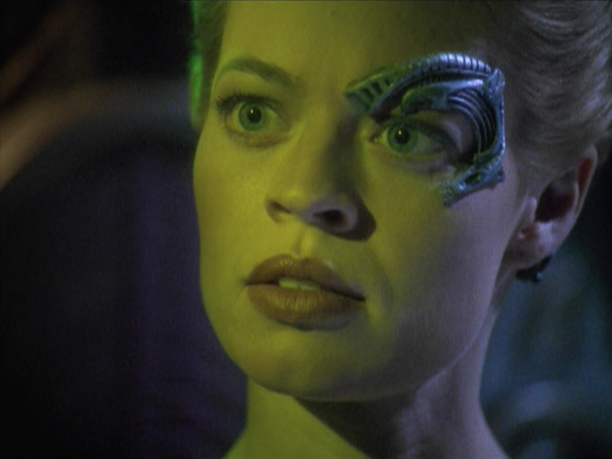 ariane179254_StarTrekVoyager_5x15_5x16_DarkFrontier_4504.jpg