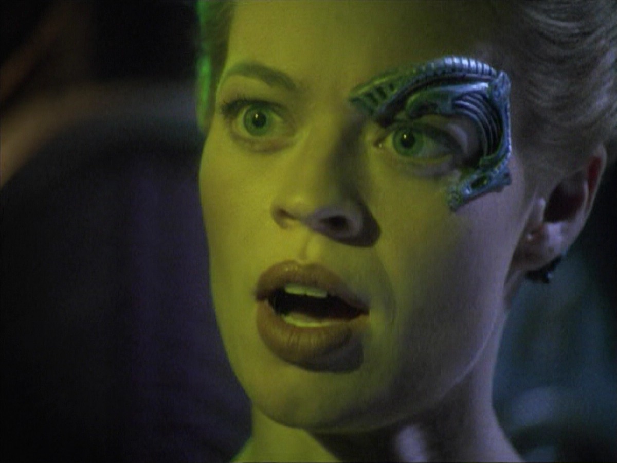ariane179254_StarTrekVoyager_5x15_5x16_DarkFrontier_4506.jpg