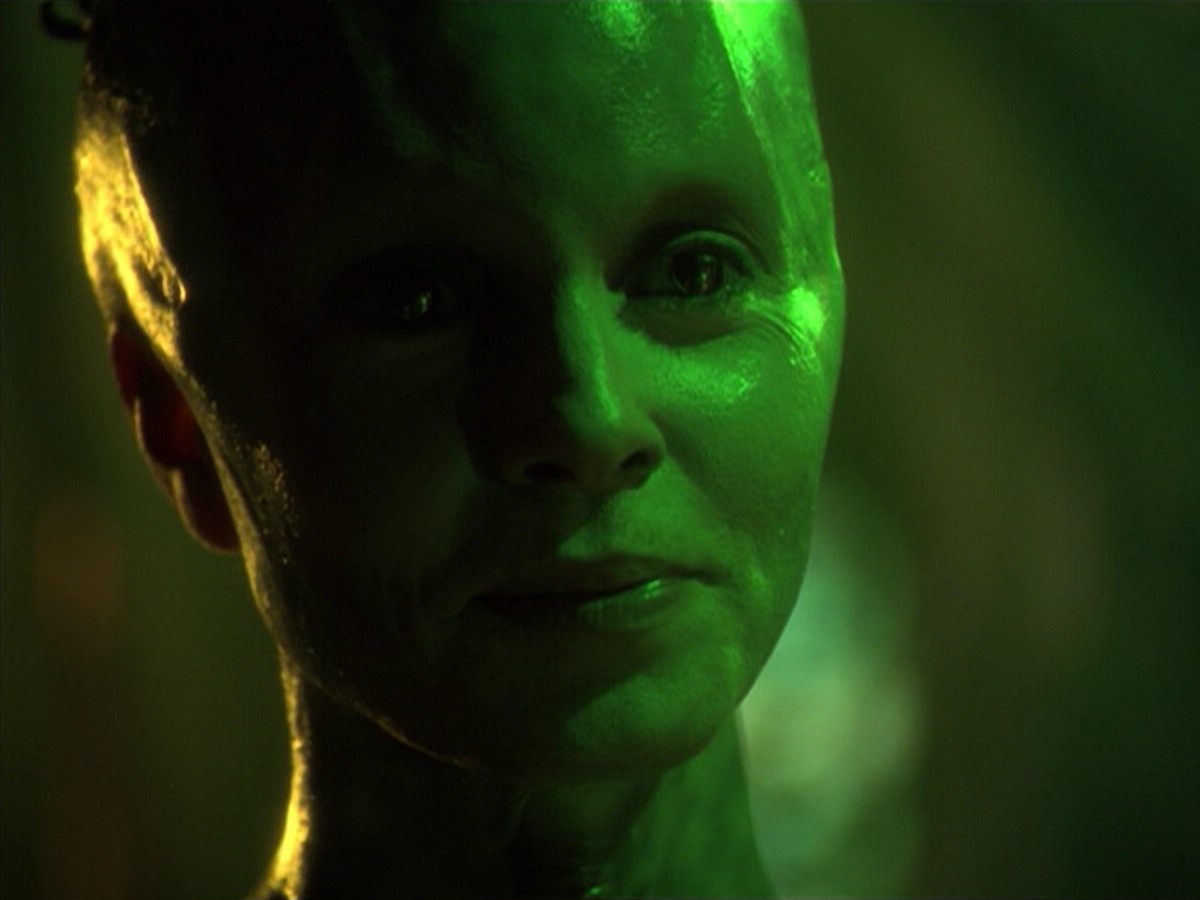 ariane179254_StarTrekVoyager_5x15_5x16_DarkFrontier_4513.jpg