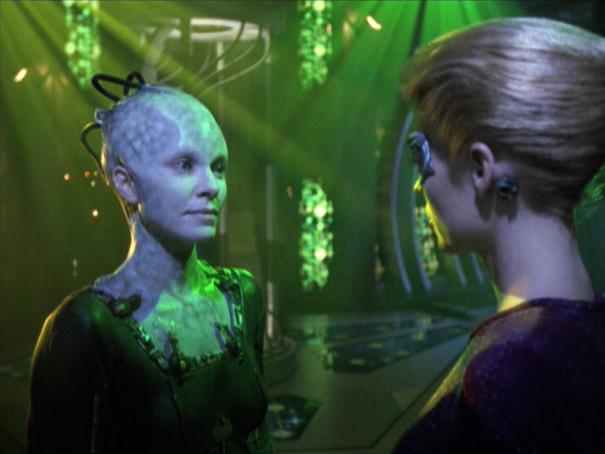 ariane179254_StarTrekVoyager_5x15_5x16_DarkFrontier_4524.jpg