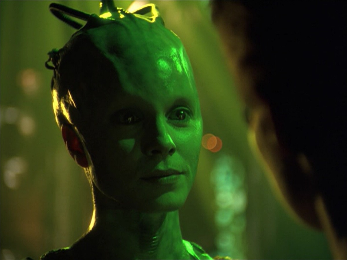 ariane179254_StarTrekVoyager_5x15_5x16_DarkFrontier_4534.jpg