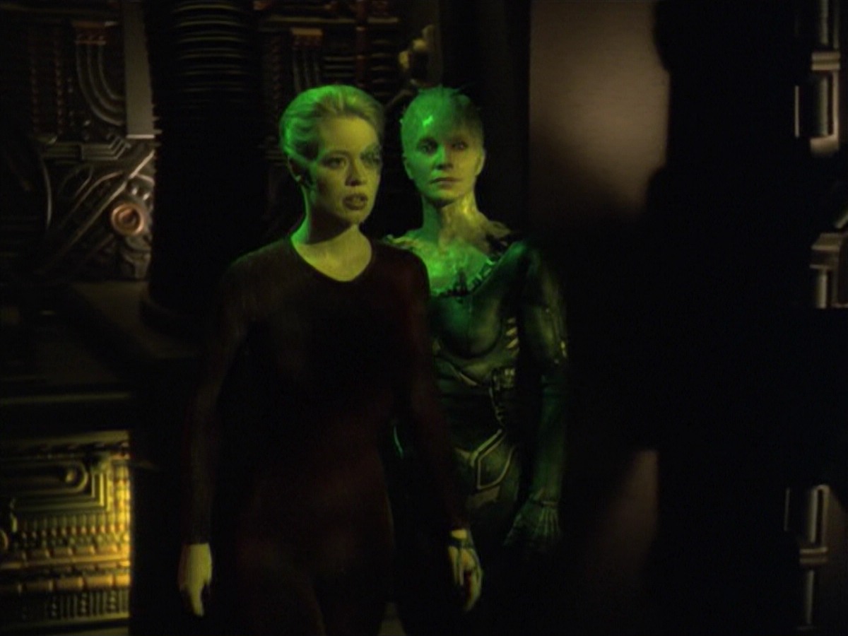 ariane179254_StarTrekVoyager_5x15_5x16_DarkFrontier_4552.jpg