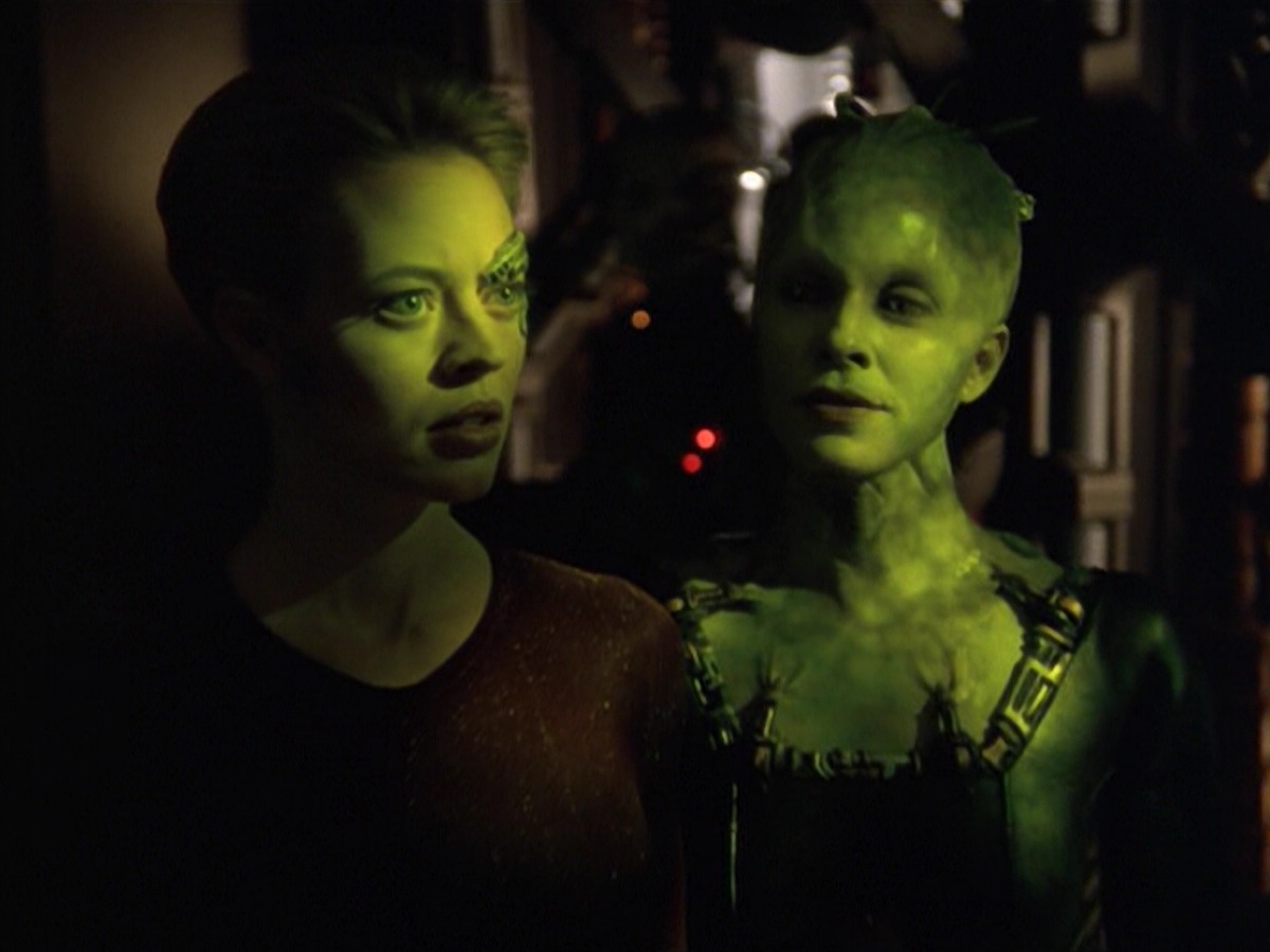 ariane179254_StarTrekVoyager_5x15_5x16_DarkFrontier_4571.jpg