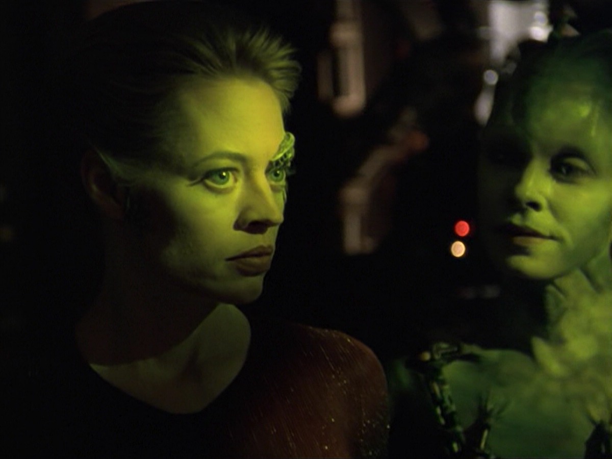 ariane179254_StarTrekVoyager_5x15_5x16_DarkFrontier_4576.jpg