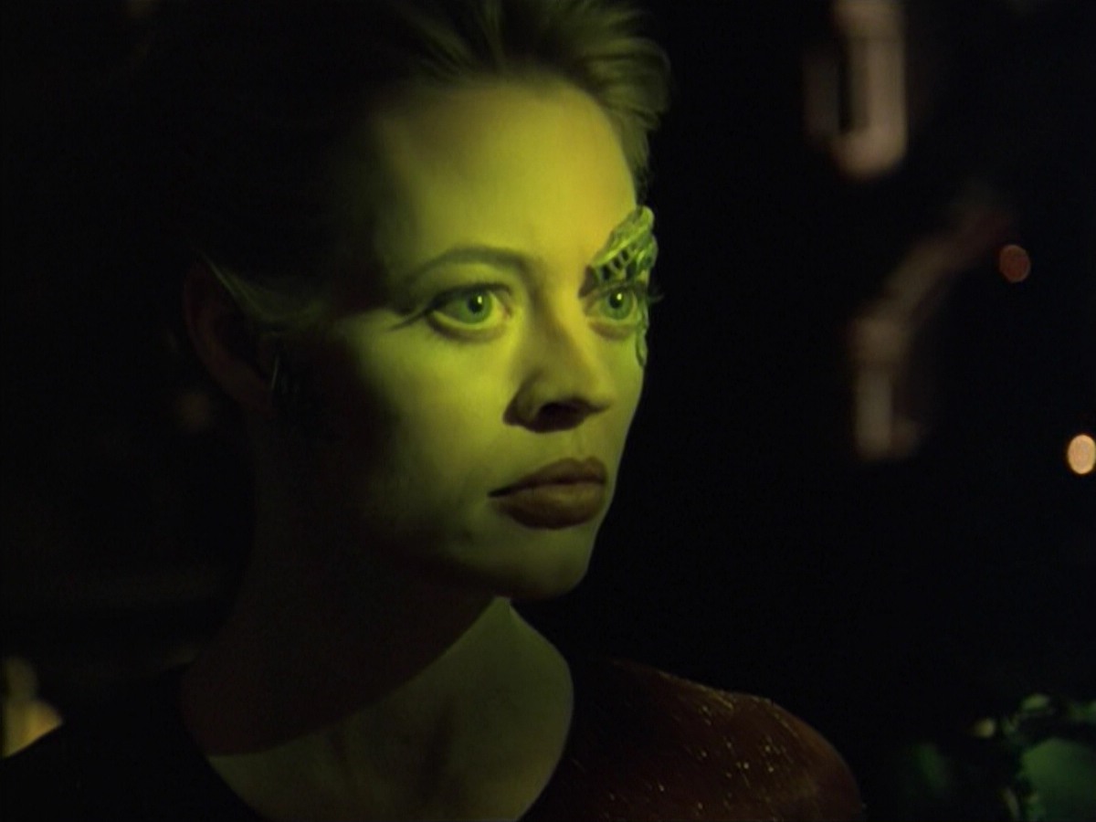 ariane179254_StarTrekVoyager_5x15_5x16_DarkFrontier_4579.jpg