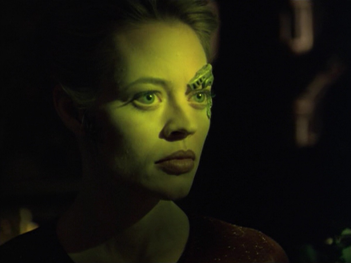 ariane179254_StarTrekVoyager_5x15_5x16_DarkFrontier_4580.jpg