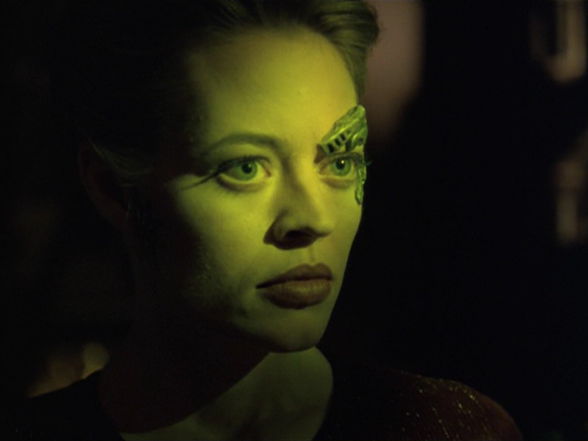 ariane179254_StarTrekVoyager_5x15_5x16_DarkFrontier_4582.jpg