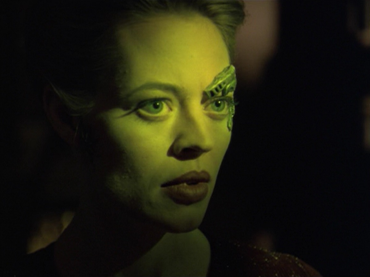 ariane179254_StarTrekVoyager_5x15_5x16_DarkFrontier_4584.jpg