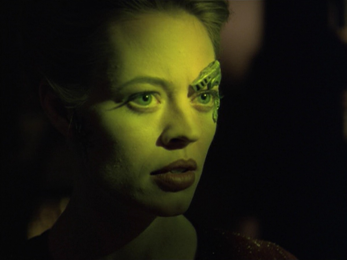 ariane179254_StarTrekVoyager_5x15_5x16_DarkFrontier_4585.jpg