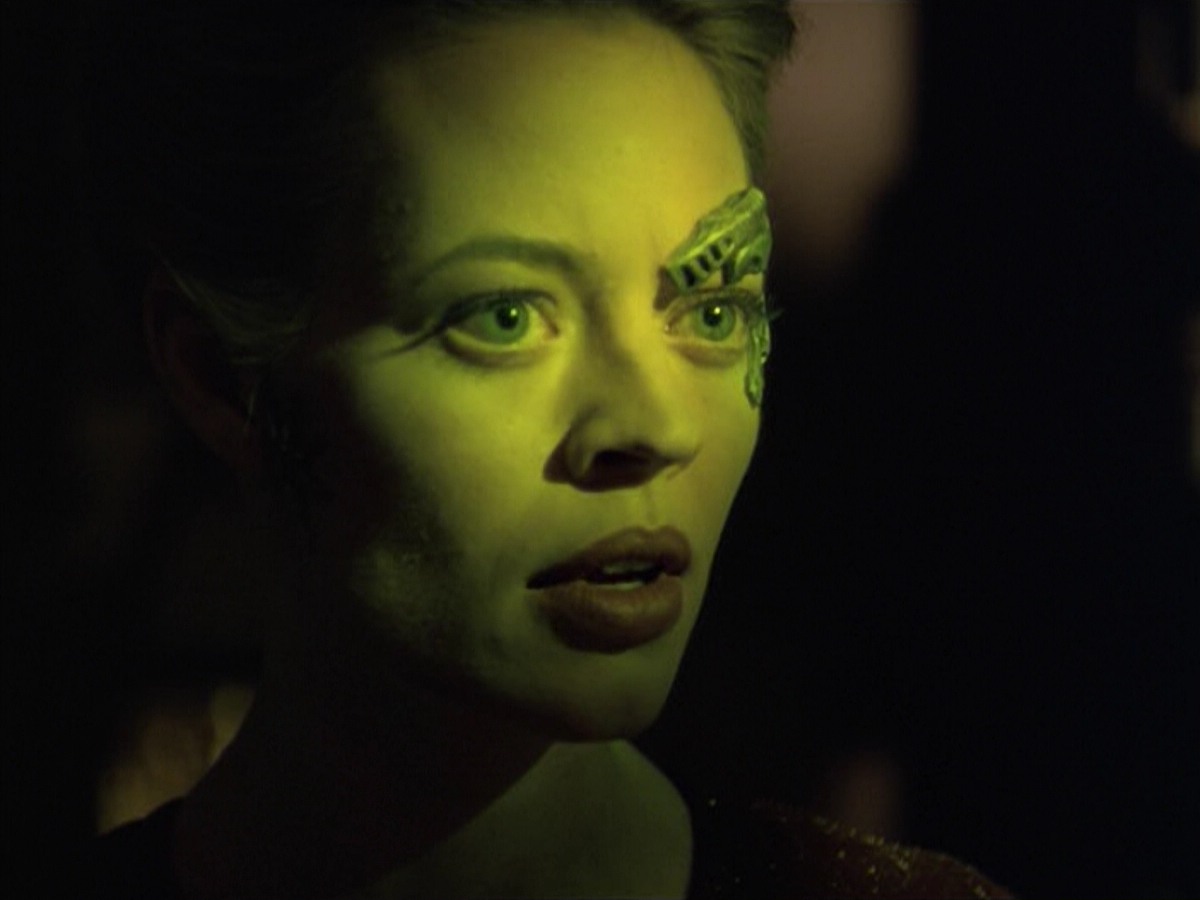 ariane179254_StarTrekVoyager_5x15_5x16_DarkFrontier_4587.jpg