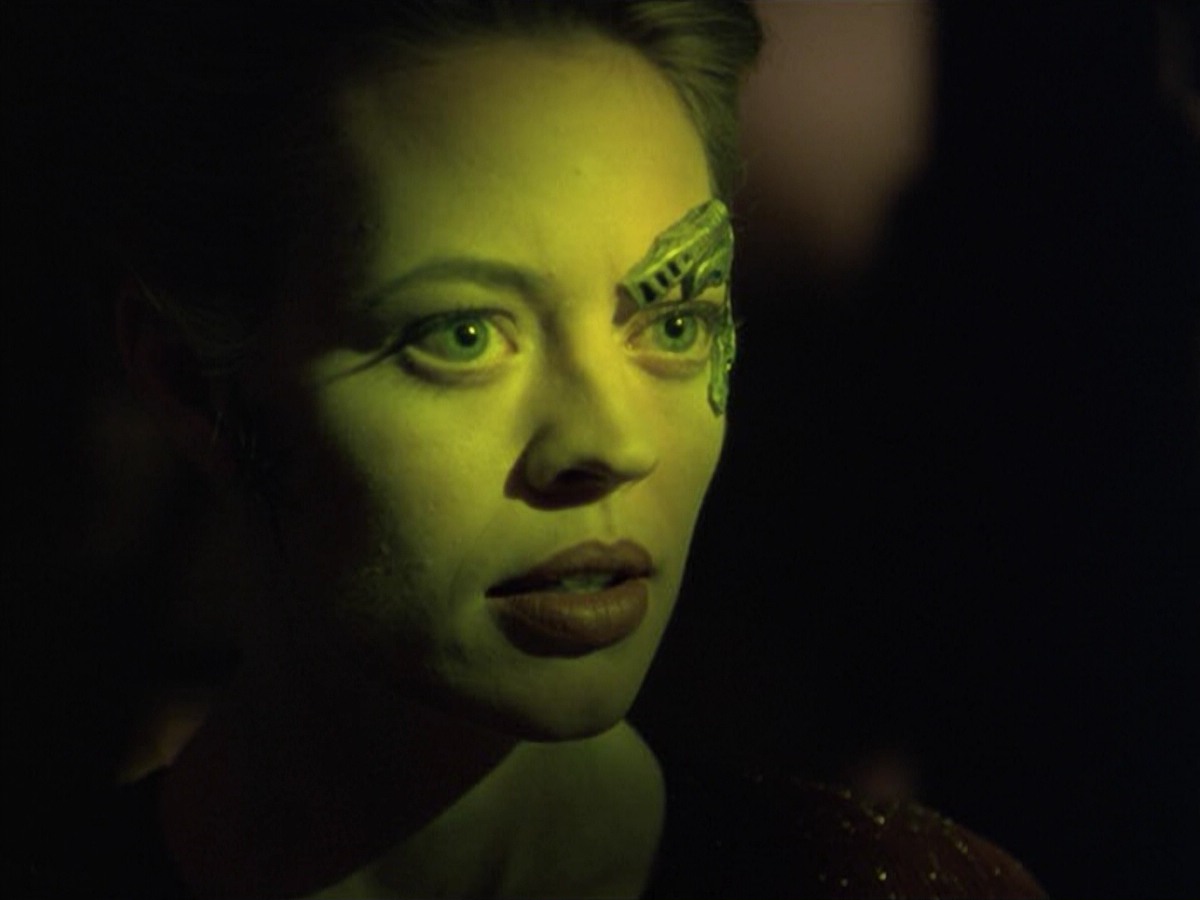 ariane179254_StarTrekVoyager_5x15_5x16_DarkFrontier_4590.jpg