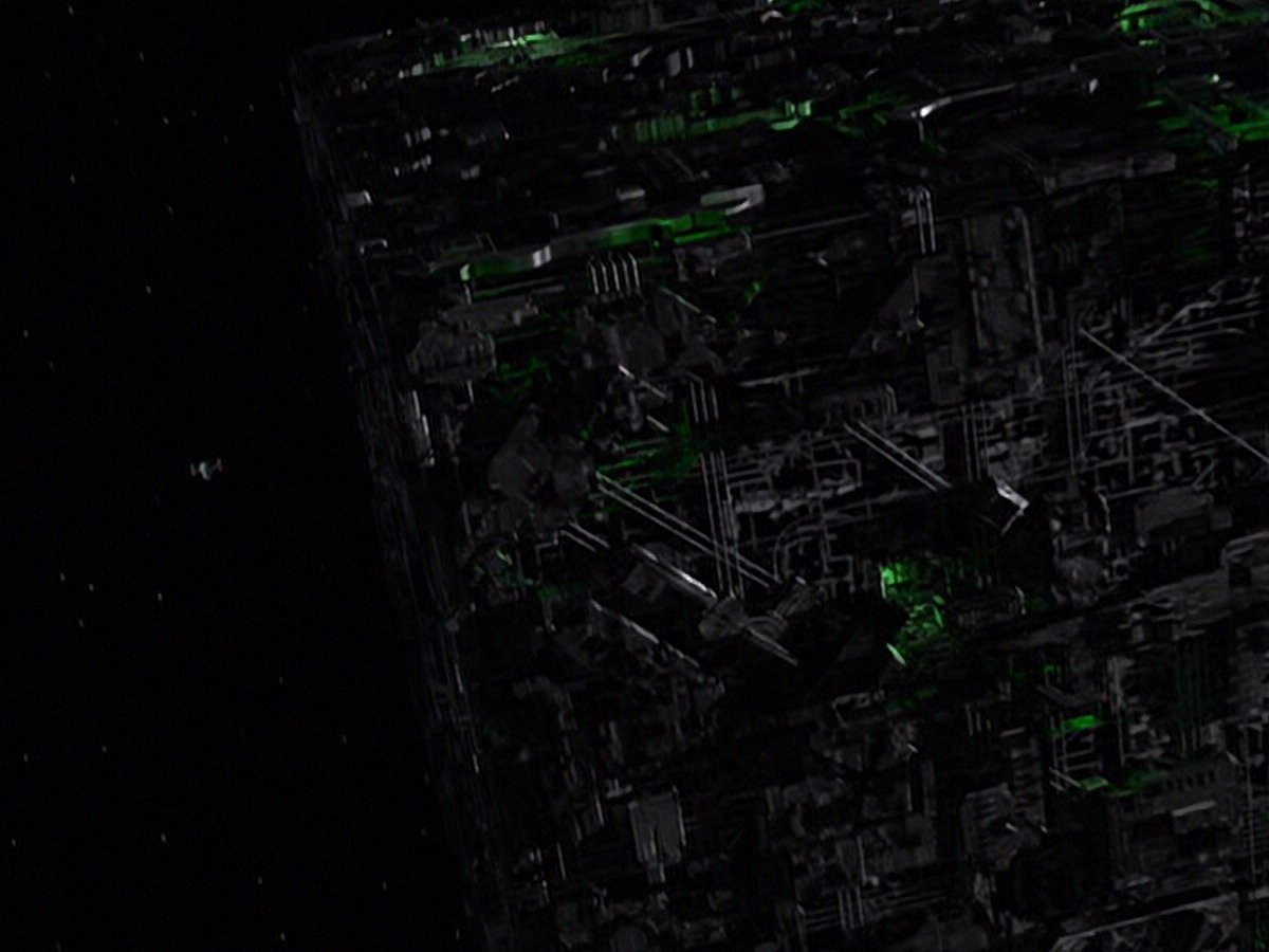 ariane179254_StarTrekVoyager_5x15_5x16_DarkFrontier_4615.jpg