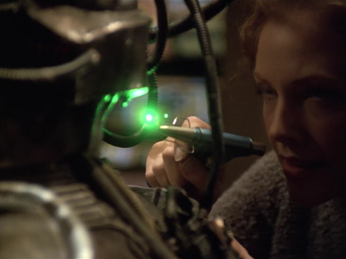 ariane179254_StarTrekVoyager_5x15_5x16_DarkFrontier_4627.jpg