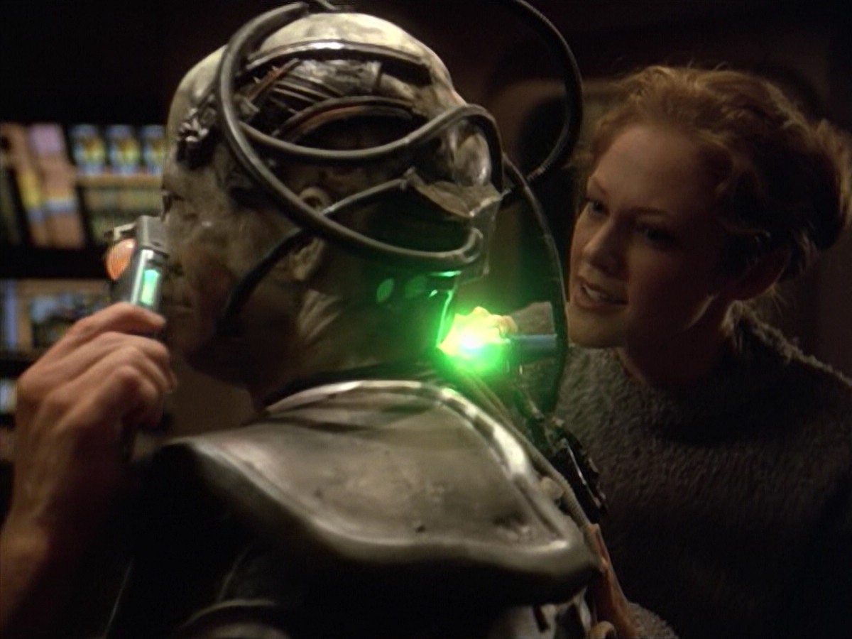ariane179254_StarTrekVoyager_5x15_5x16_DarkFrontier_4634.jpg