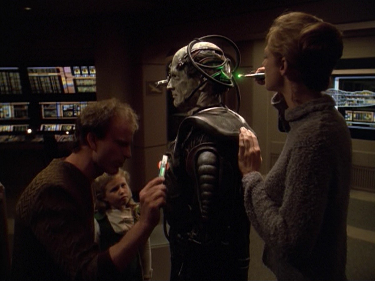 ariane179254_StarTrekVoyager_5x15_5x16_DarkFrontier_4643.jpg