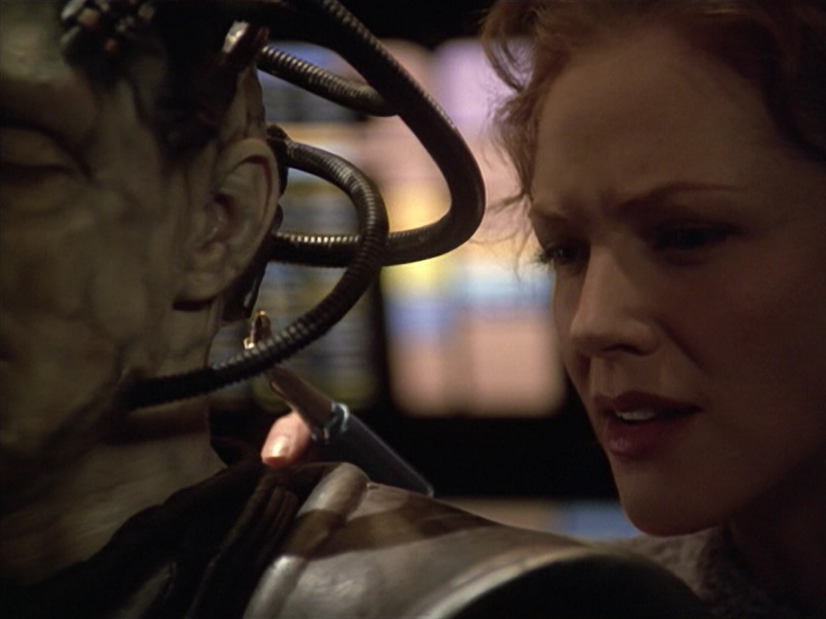 ariane179254_StarTrekVoyager_5x15_5x16_DarkFrontier_4654.jpg