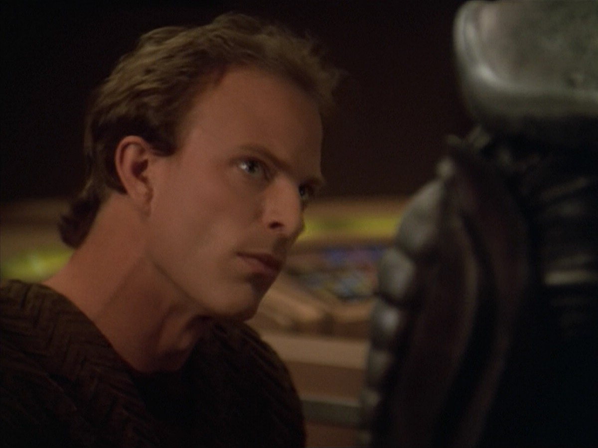 ariane179254_StarTrekVoyager_5x15_5x16_DarkFrontier_4655.jpg