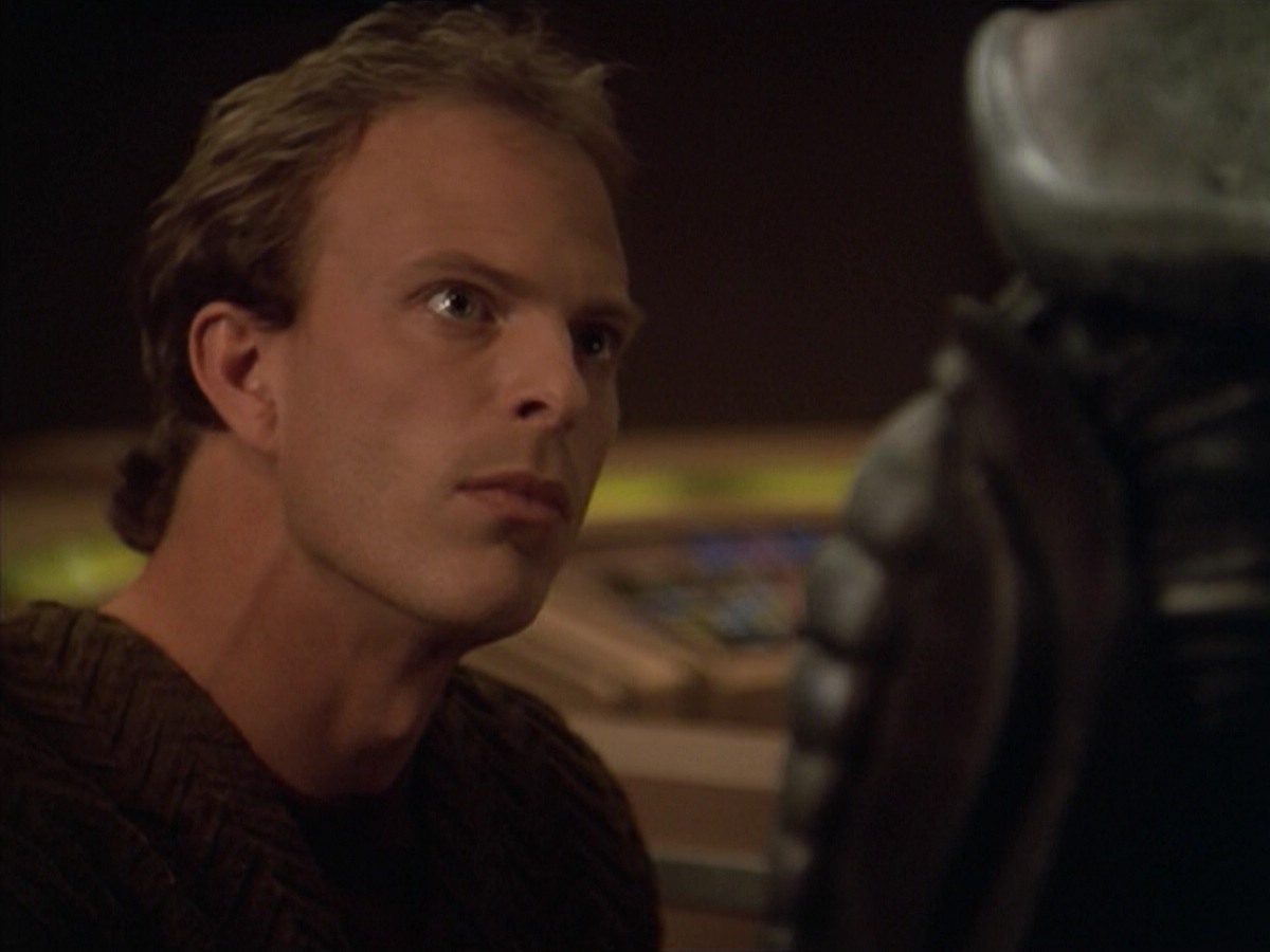 ariane179254_StarTrekVoyager_5x15_5x16_DarkFrontier_4656.jpg